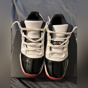 Air Jordan 11 Low Concord Bred